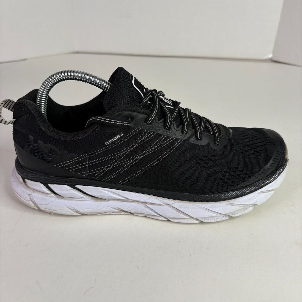 Hoka One One Clifton 6 running Shoes, Mens size 9.5, Black,